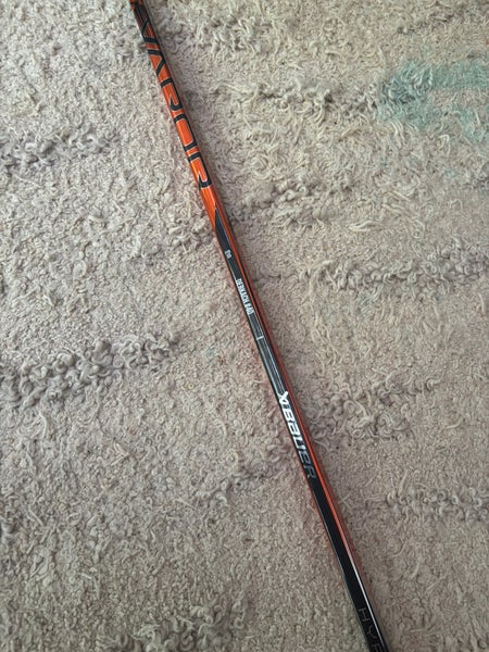 Intermediate Bauer Vapor Hyperlite 2 Right Handed Hockey Stick P28 55 Flex (Used)