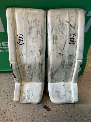 26" Junior Warrior Ritual G5 Goalie Leg Pads (Used)