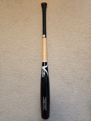 2025 Victus Torpedo Maple Bat (-3) 29 oz 32" (New)