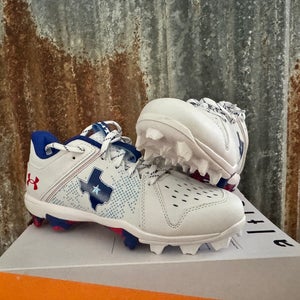 White Kid's 5.5Y (Big Kids / Youth) Youth Under Armour Low Top Molded Cleats (New)