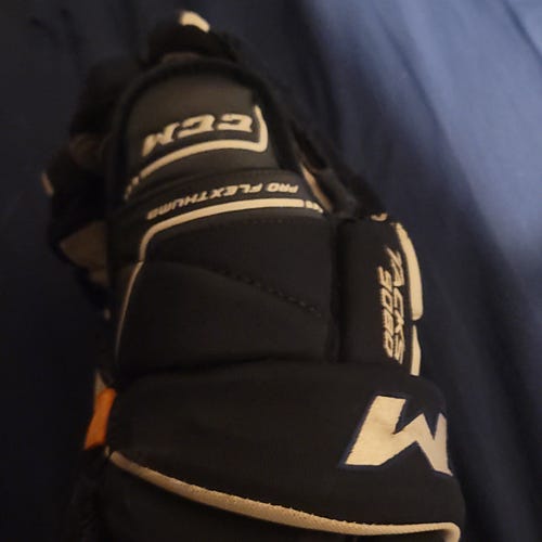 CCM Tacks 9080 Gloves 13" (Used)