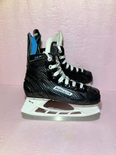 Black Bauer XLP Hockey Skates Regular Width size 13 youth (Used)