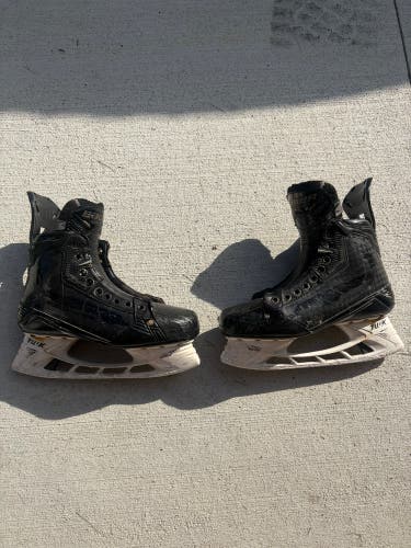 Black 2022 Bauer Supreme Mach Hockey Skates 9 (Used)