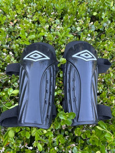 Youth Large Umbro Shin Guards (Used)