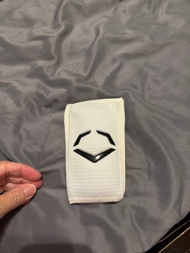 White Junior EvoShield Wrist Wrist Guards (New)