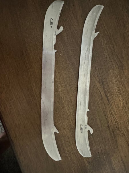 Bauer LS + 246 mm (Used), Profiled steel runners