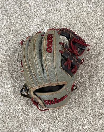 Wilson A2000 DP15 RH Infield Baseball Glove 11.5" (Used)