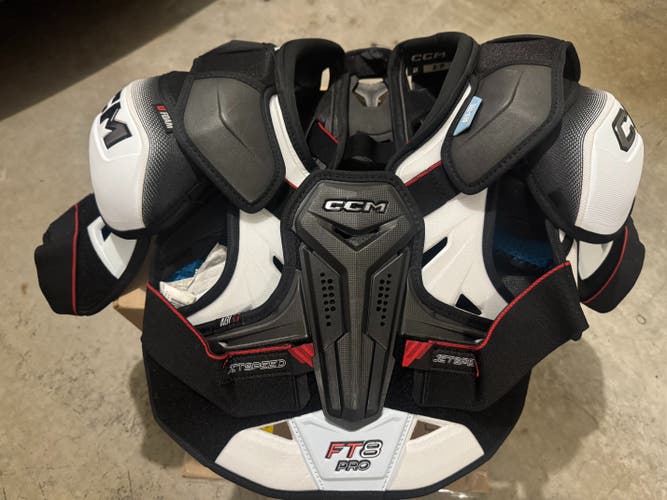 Small Senior CCM Jetspeed FT8 Pro Shoulder Pads (Used)
