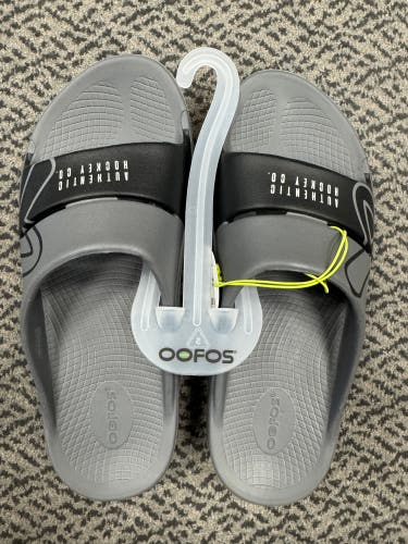 Bauer Oofos Size M 11.0 (W 12.0) Adult Unisex Bauer (New)
