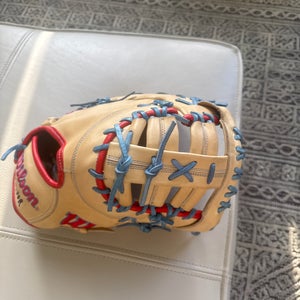 2025 Wilson A2000 1677 RH First Base Baseball Glove 12.5" (Used)
