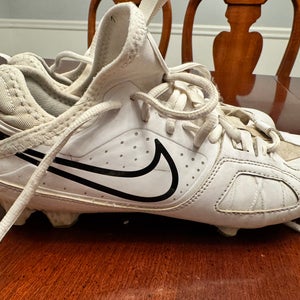 White Men's Size M 6.5 (W 7.5) Adult Nike Huarache 9 Varsity Lax Low Top Turf Cleats (Used)