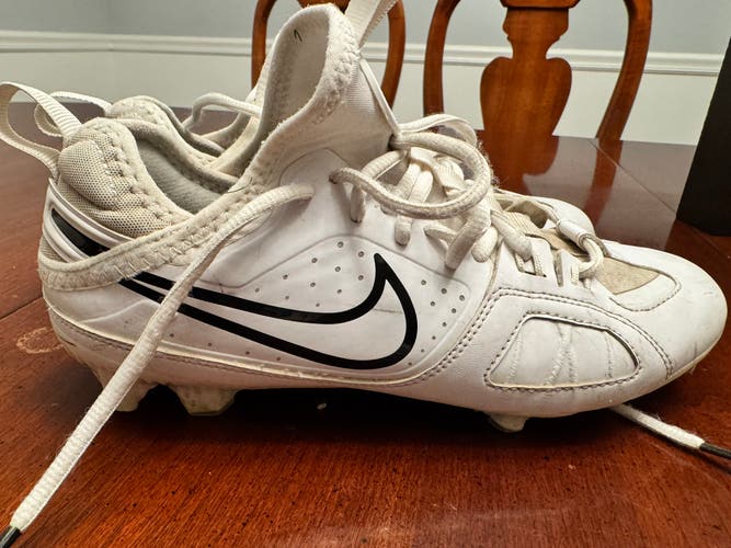 White Men's Size M 6.5 (W 7.5) Adult Nike Huarache 9 Varsity Lax Low Top Turf Cleats (Used)