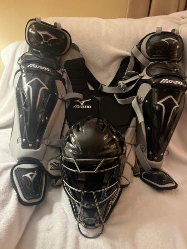 Black/Gray Mizuno Samurai Catcher's Set (New)