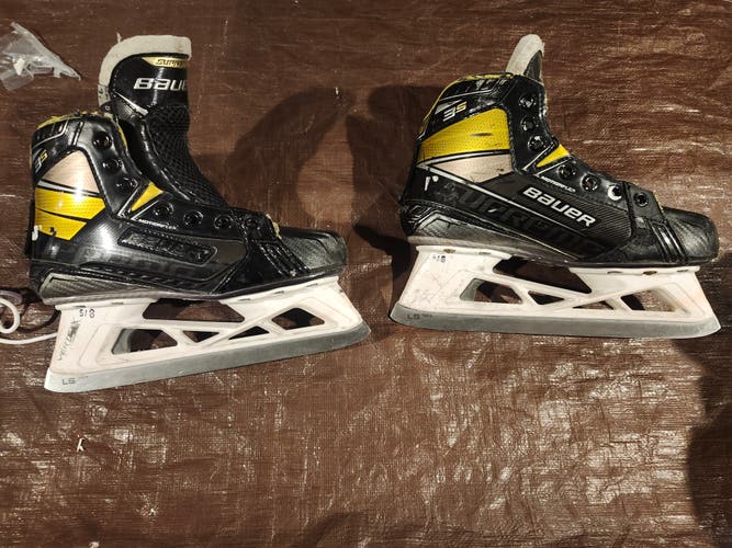 Bauer Supreme 3S Hockey Goalie Skates Regular Width Size 3.5 (Used)