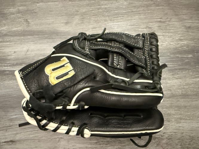 Wilson A500 RH Baseball Glove 10.5" (New)