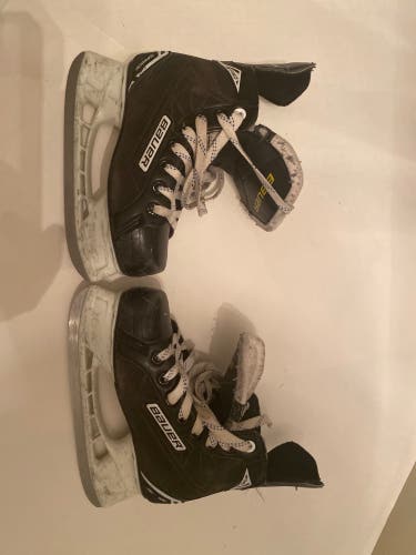 Black 2016 Bauer Supreme S140 Hockey Skates Regular Width Size 3 (Used)