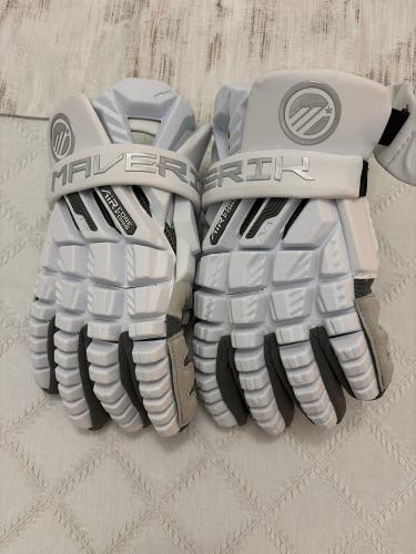 Maverik Max Lacrosse Gloves (New)