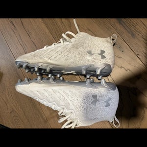 White Unisex Size M 15.0 (W.16.0) Adult Under Armour Cleats (Used)