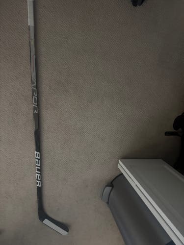 Senior Bauer Vapor Hyperlite Left Hand Hockey Stick 87 Flex (Used)