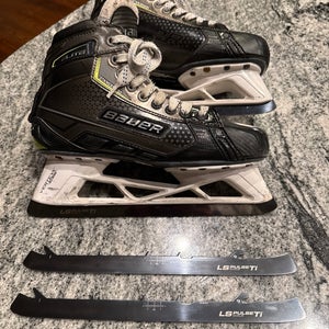 Bauer Elite Hockey Goalie Skates 9.5 (Used)