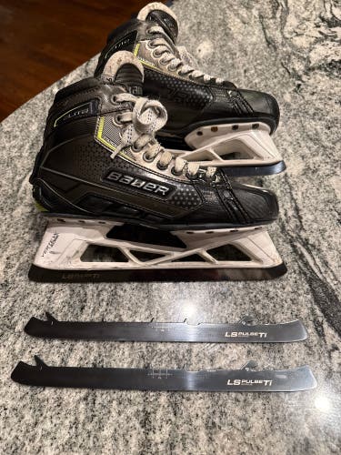 Bauer Elite Hockey Goalie Skates 9.5 (Used)