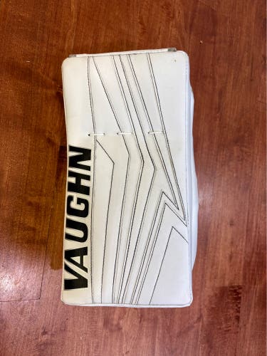 Vaughn Velocity V9 Pro Carbon USA Regular Hand Goalie Blocker (Reconditioned)