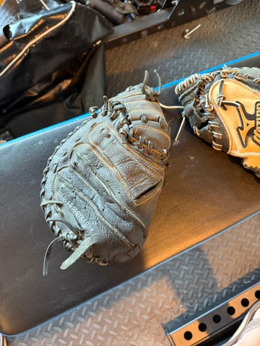 Rawlings Renegade RH Catcher's Glove 32.5" (Used)
