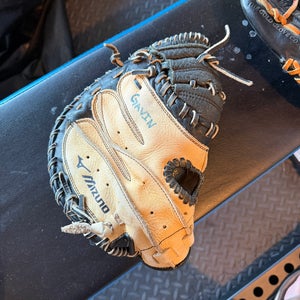 Mizuno Prospect Power Close RH Catcher's Baseball Glove 32.5" (Used)