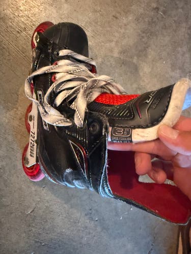 Bauer Unknown Inline Skates Regular Width Size 3 (Used)