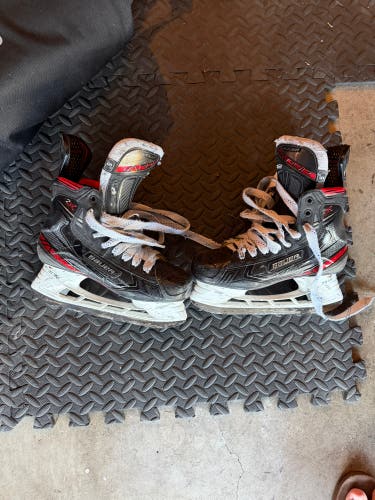 2019 Bauer Vapor 2X Hockey Skates Size 5 (Used)