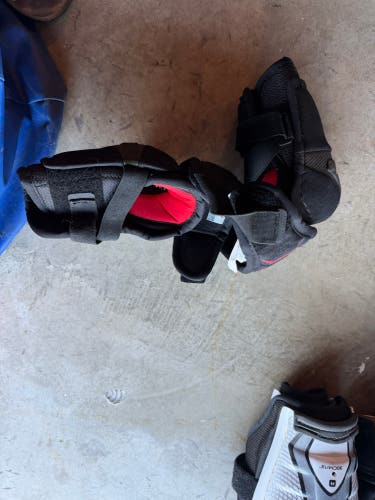 Junior Large CCM Next Elbow Pads (Used)