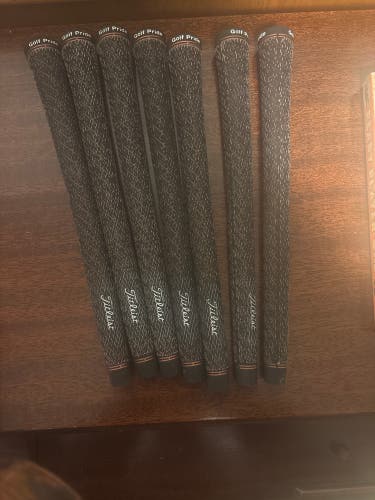 Titleist limited edition oil can grips (saved)