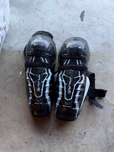 Youth CCM 10" Shin Pads (Used)