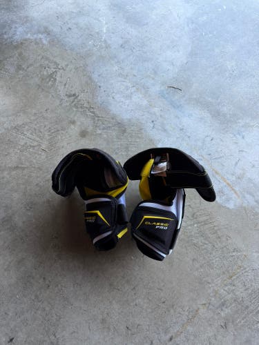 Junior Large CCM Elbow Pads (Used)