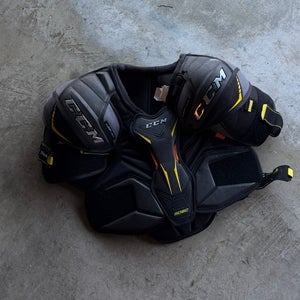 Large Junior CCM Shoulder Pads (Used)