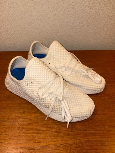 White Adidas shoes size 10 - very lightly used