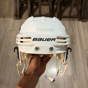 NEAR MINT Bauer 4500 Helmet Medium