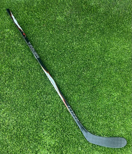 Intermediate Bauer Vapor Flypro Left Hand Hockey Stick P28 65 Flex (Used)