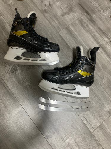 Bauer Supreme 3S Pro Hockey Skates Regular Width Size 5 (Used)