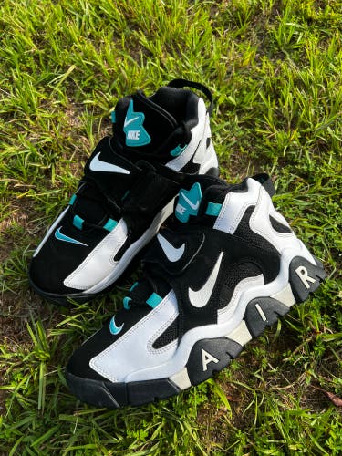 CLEAN Nike size 9.5 Air Barrage Mid Cabana Blue 2019 shoes
