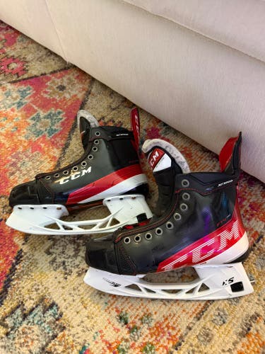 CCM JetSpeed FT4 Pro Hockey Skates Regular Width Size 5.5 (Used)