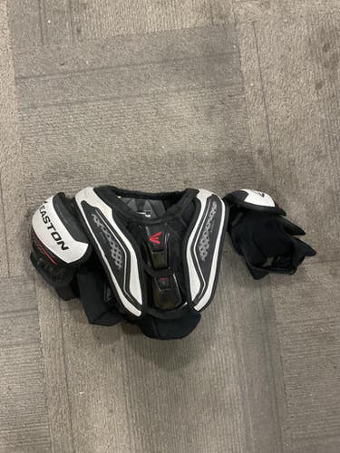 Used Easton Synergy Junior Shoulder Pads Sm 11614-s000238828