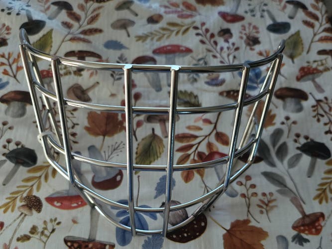 Bauer 960 Medium SR, straight cage certified