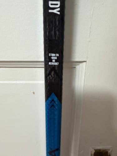 Senior Bauer Proto-R Right Handed Hockey Stick P92M 95 Flex Pro Stock (New)