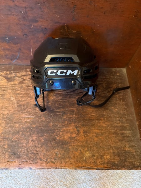 Medium CCM Tacks 920 Helmet (Used)