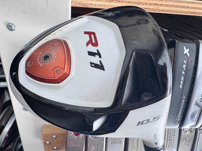 TaylorMade r11 10.5 Driver Fujikura Blur 65 Stiff Flex 2301