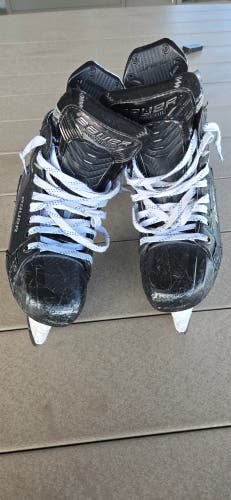 Black 2022 Bauer Supreme Mach Hockey Skates Size 5.5 (Used)
