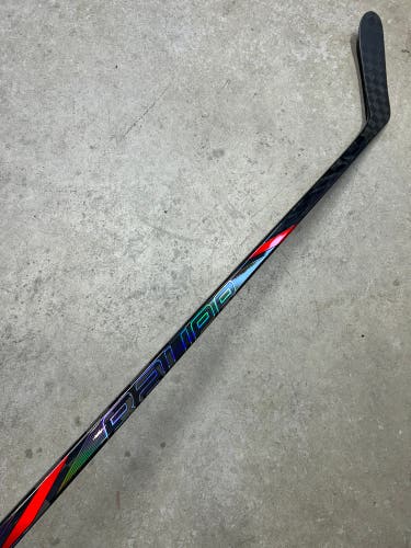 70 Flex P28M Senior Bauer Tracer Left Hand Hockey Stick Pro Stock NHL (New)