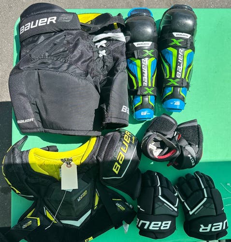Youth Bauer/CCM Hockey Starter Kit