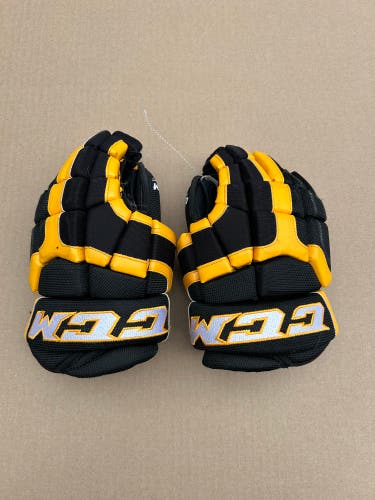 12" Junior CCM C300 Gloves